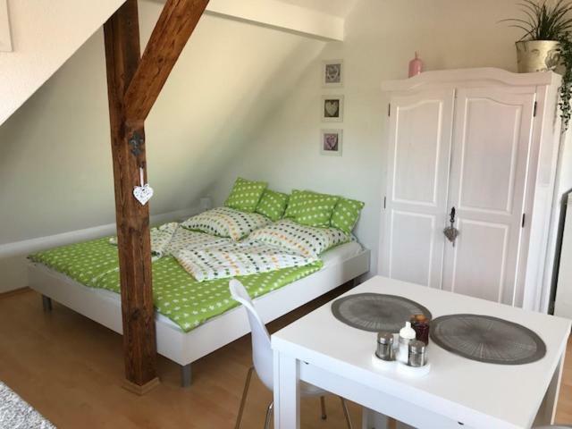 Liebevoll Eingerichtete Ferienwohnung Im Dg Zwenkau Extérieur photo